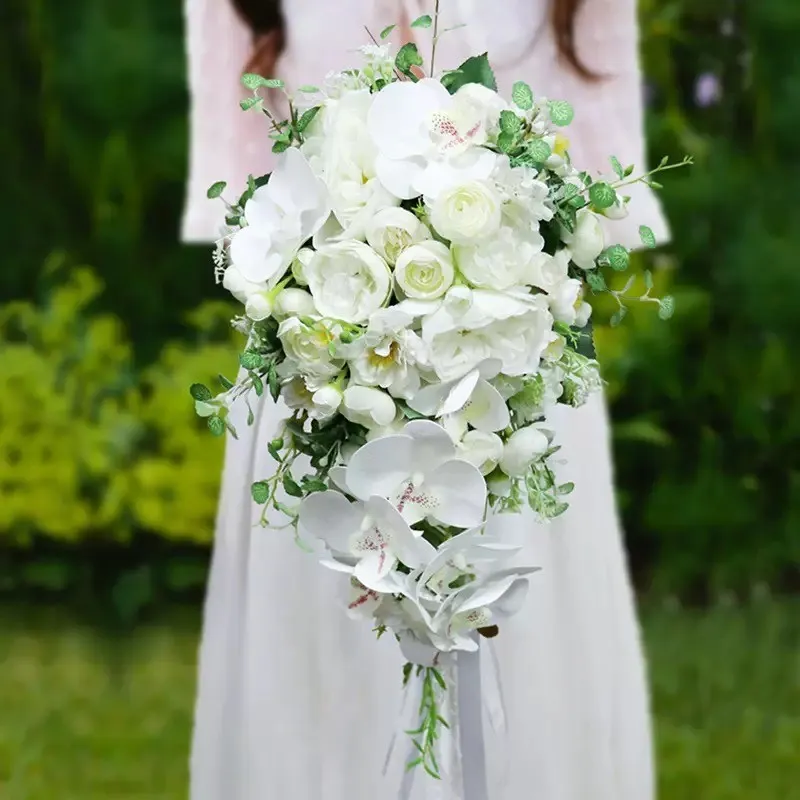Groen en wit Cascading Bridal Bouquet
