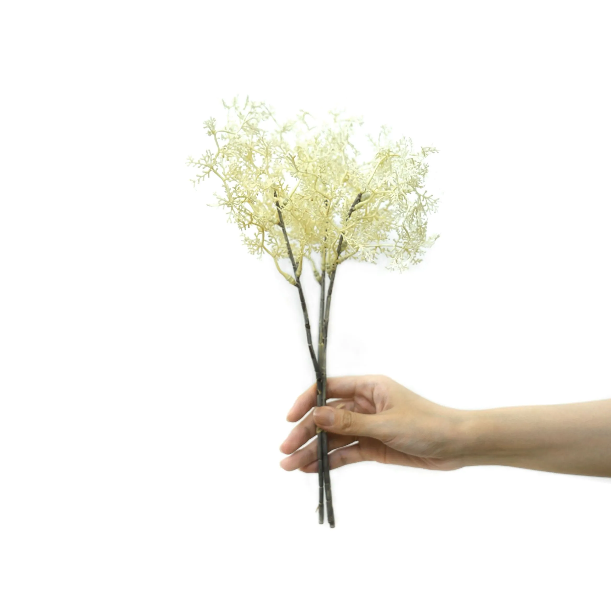 The application of large silk flower